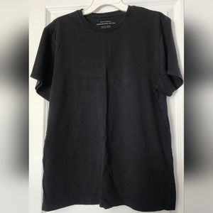 Banana Republic men's black Tshirr